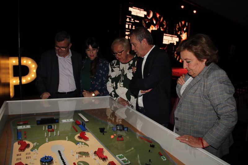 Equipo presentando maqueta Primavera Sound